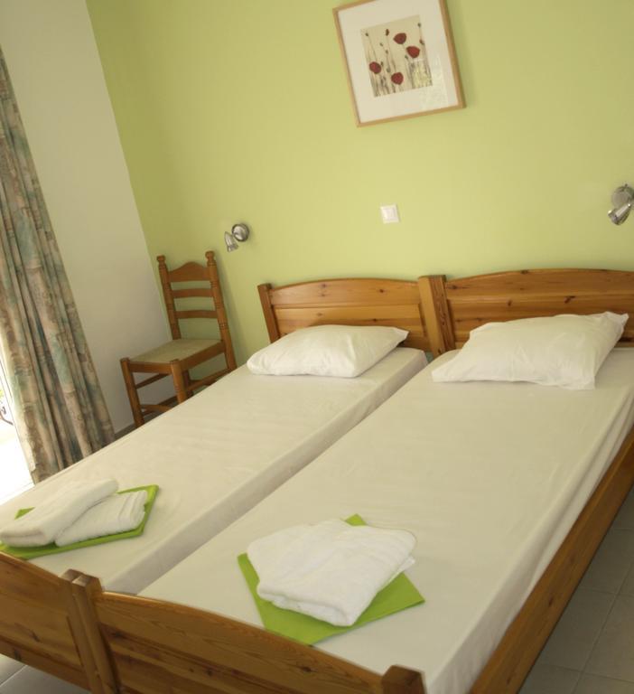Nikolaki Rooms Pórto Ráfti Kültér fotó